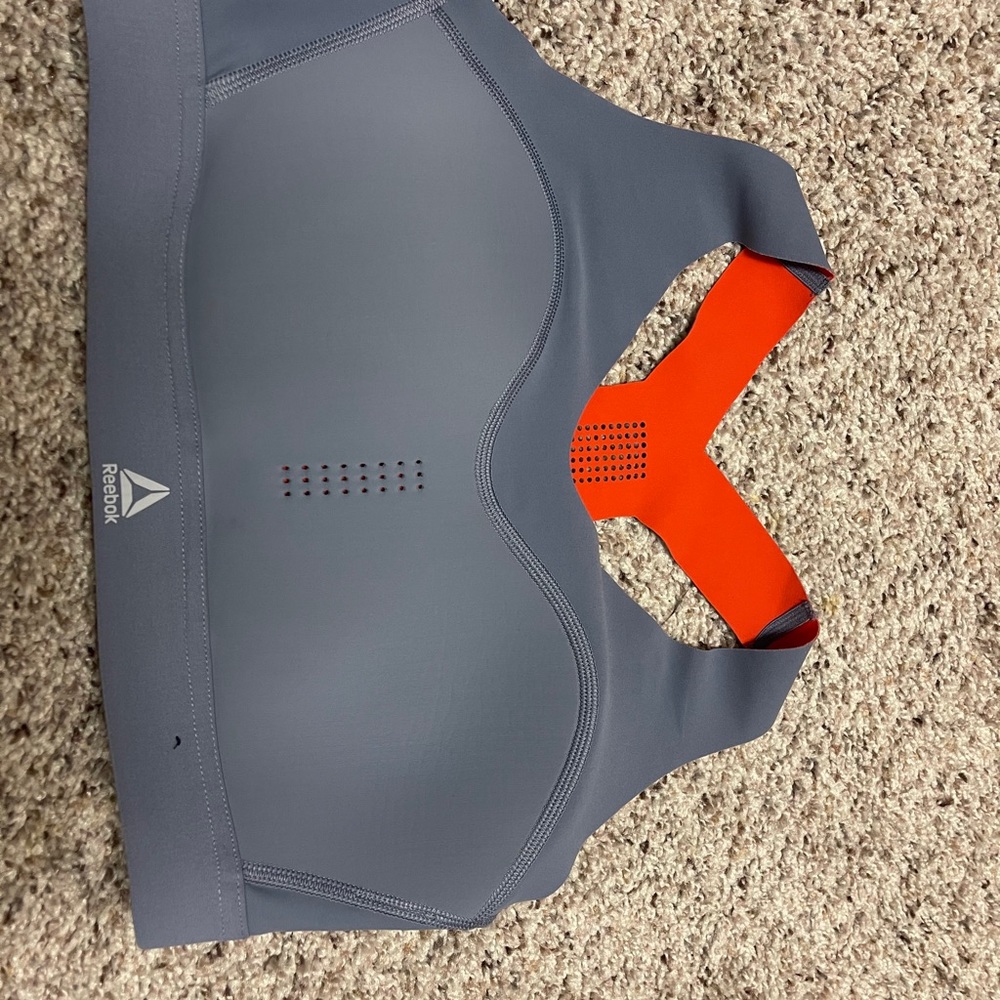 Reebok sports bra S like new